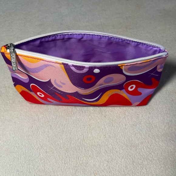 Clinique Colorful Floral and Abstract Pouch Set - Picture 5 of 9